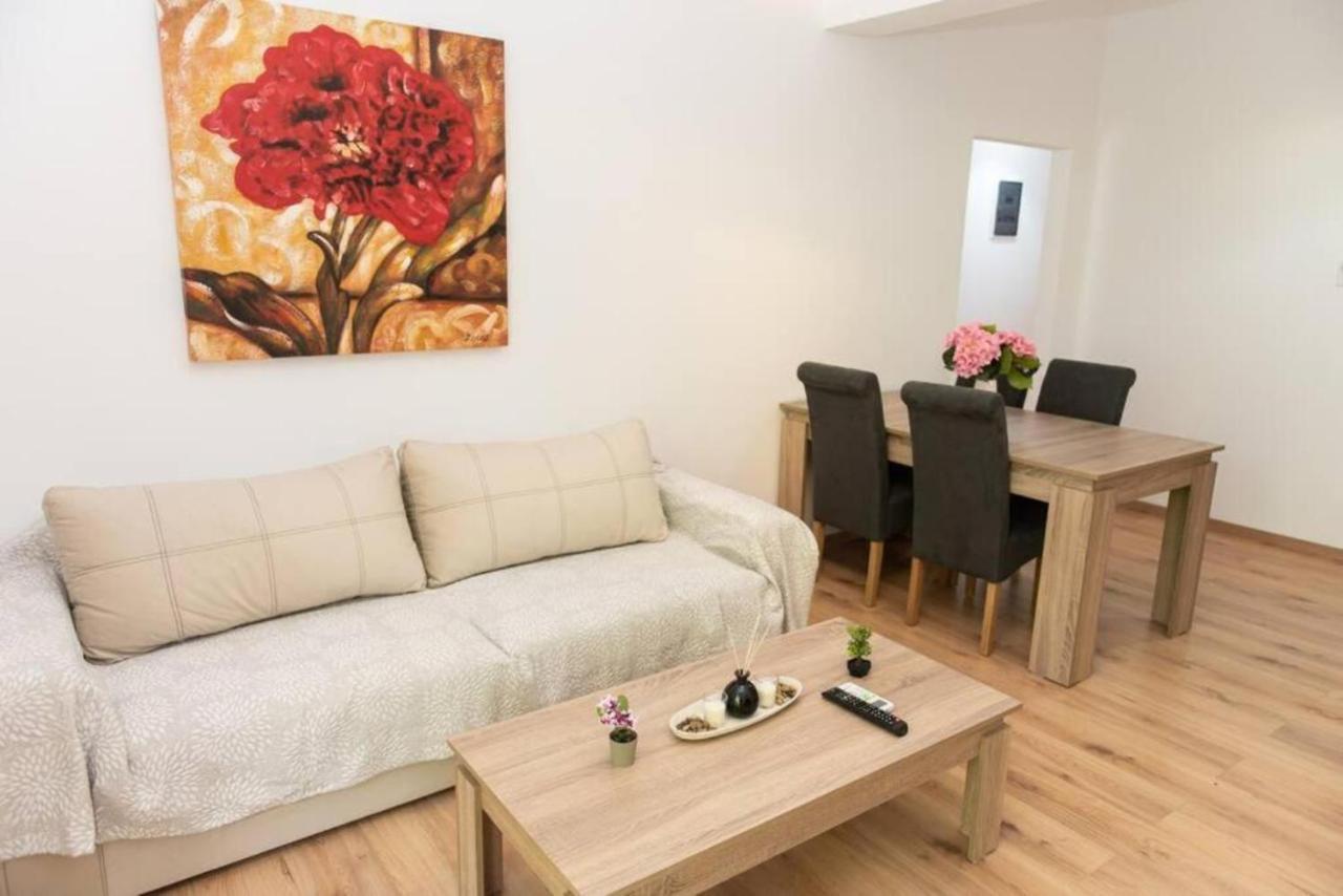 Renovated Spacious Flat 7Min To Subway Station- 雅典 外观 照片